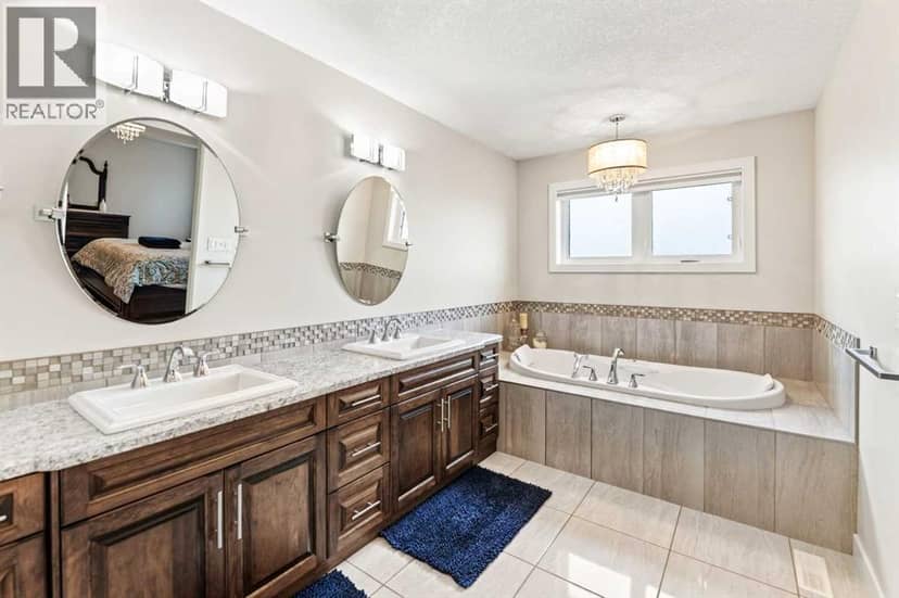 5843 67 Avenue — photo 32 of 40