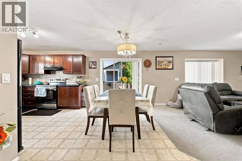 134 Luxstone Road SW, Airdrie, photo 8