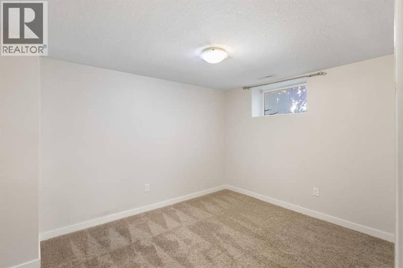 1741 24 Street SW — photo 29 of 40