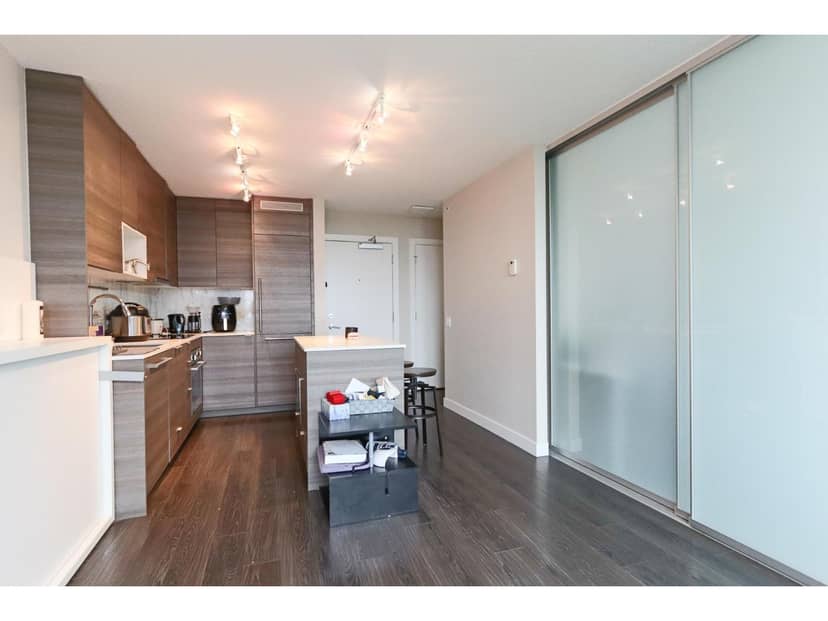 2911 13398 104 AVENUE, Surrey, photo 3