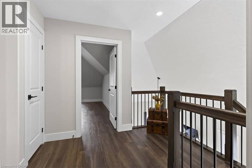 744 NELSON Street W Unit# 7 — photo 29 of 40