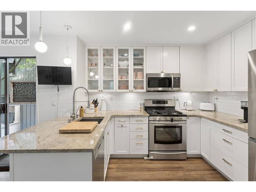 6650 NELSON AVENUE, West Vancouver