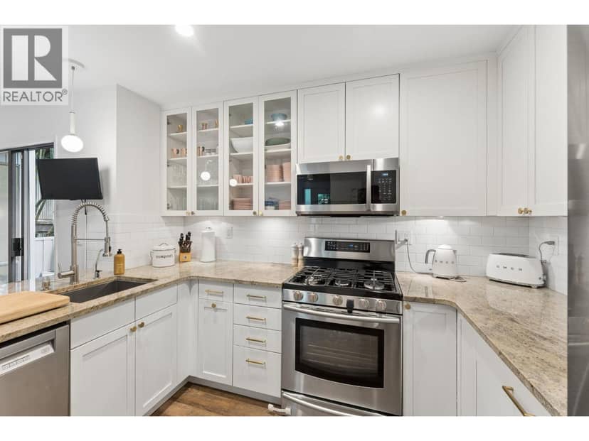 6650 NELSON AVENUE, West Vancouver, photo 2
