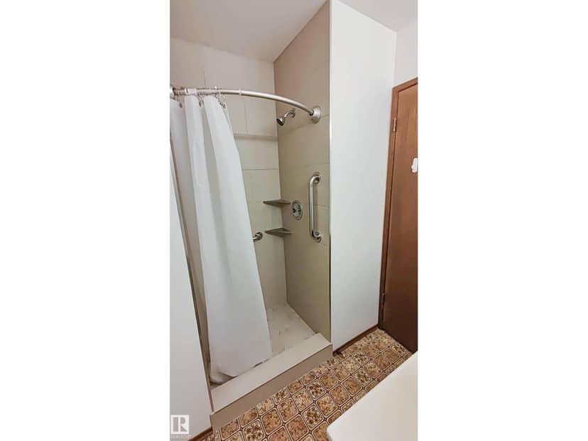 3031 79 ST NW NW — photo 11 of 40