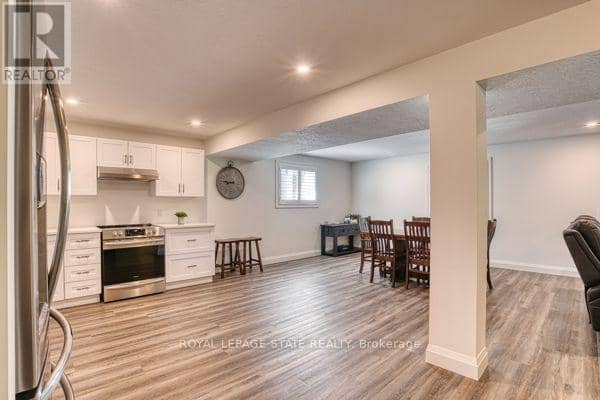 37 Gilmer Crescent — photo 29 of 40