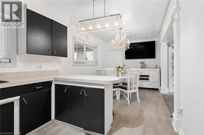285 STONYBROOK Drive — photo 14 of 40