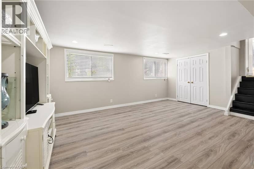285 STONYBROOK Drive — photo 23 of 40