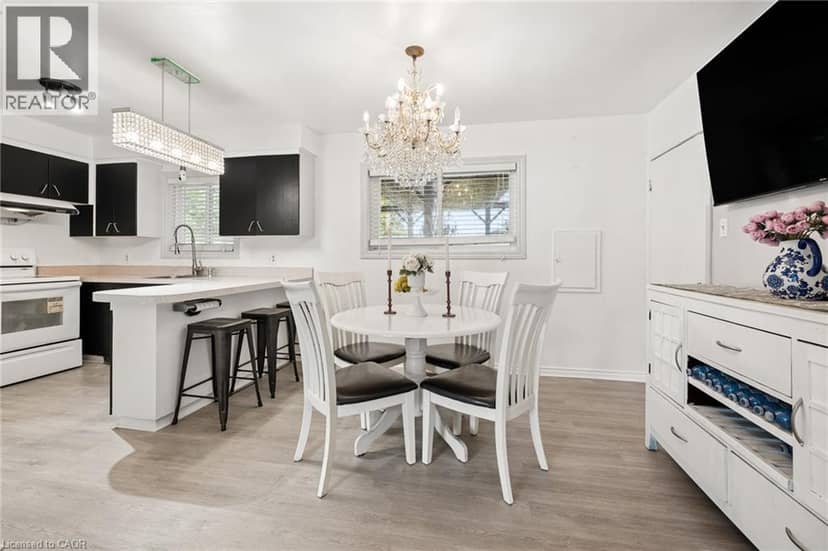 285 STONYBROOK Drive — photo 13 of 40