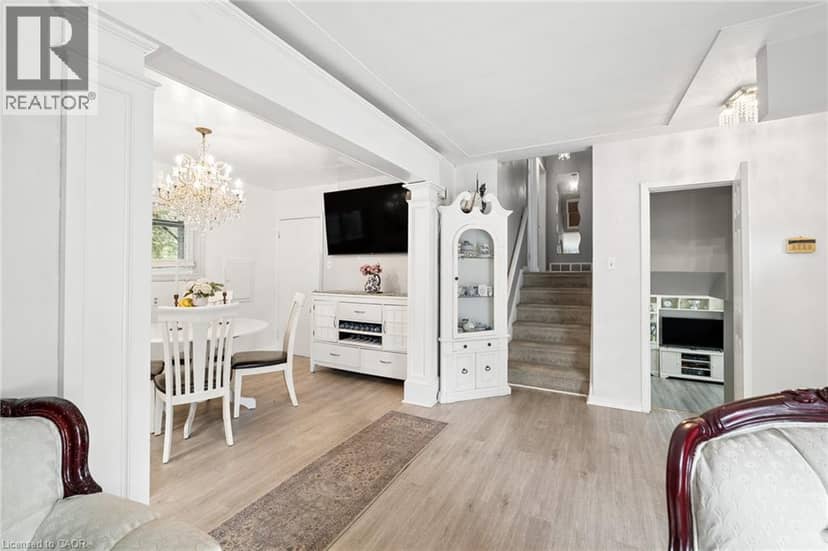 285 STONYBROOK Drive — photo 17 of 40