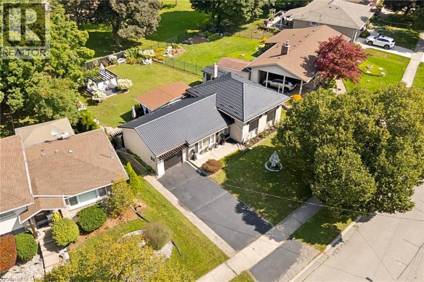 285 STONYBROOK Drive — photo 2 of 40