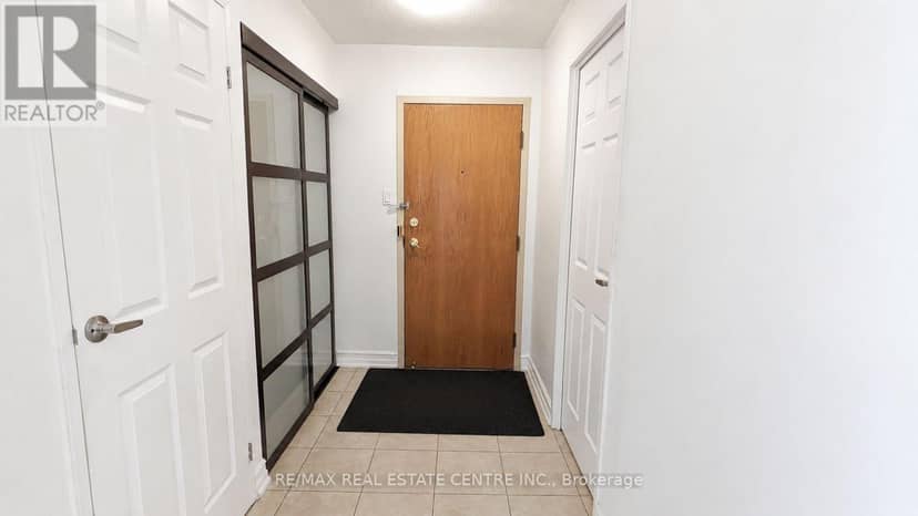 1515 - 300 Webb Drive — photo 4 of 40