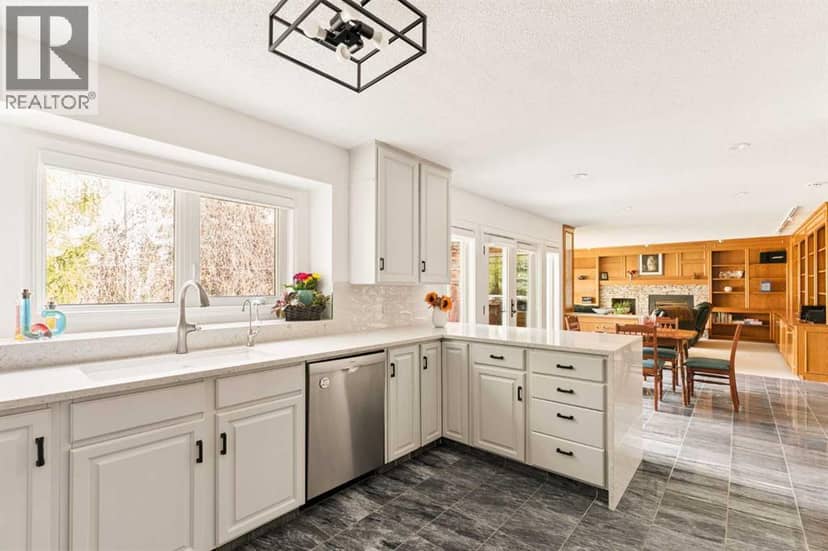 880 Shawnee Drive SW — photo 16 of 40