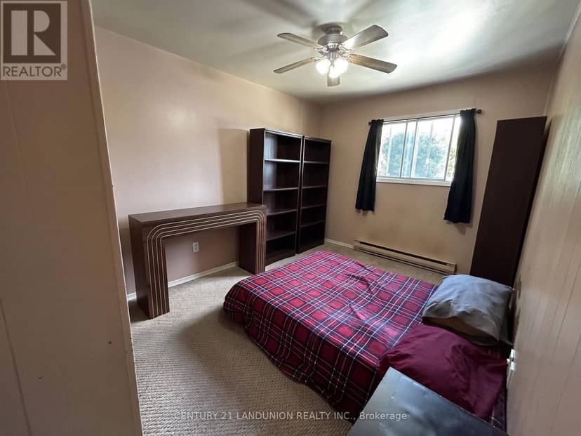 442 Macdonnell Street — photo 36 of 40