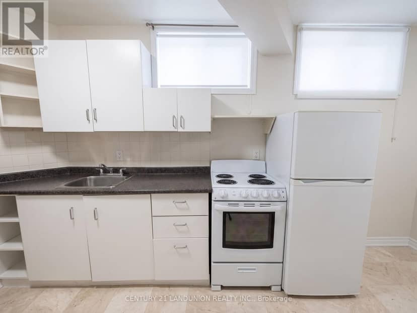 442 Macdonnell Street — photo 40 of 40