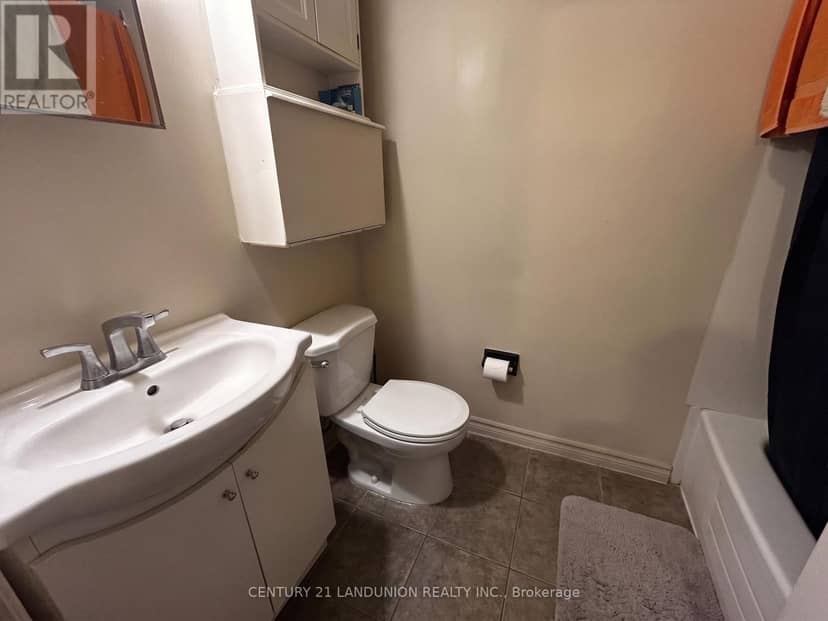 442 Macdonnell Street — photo 21 of 40