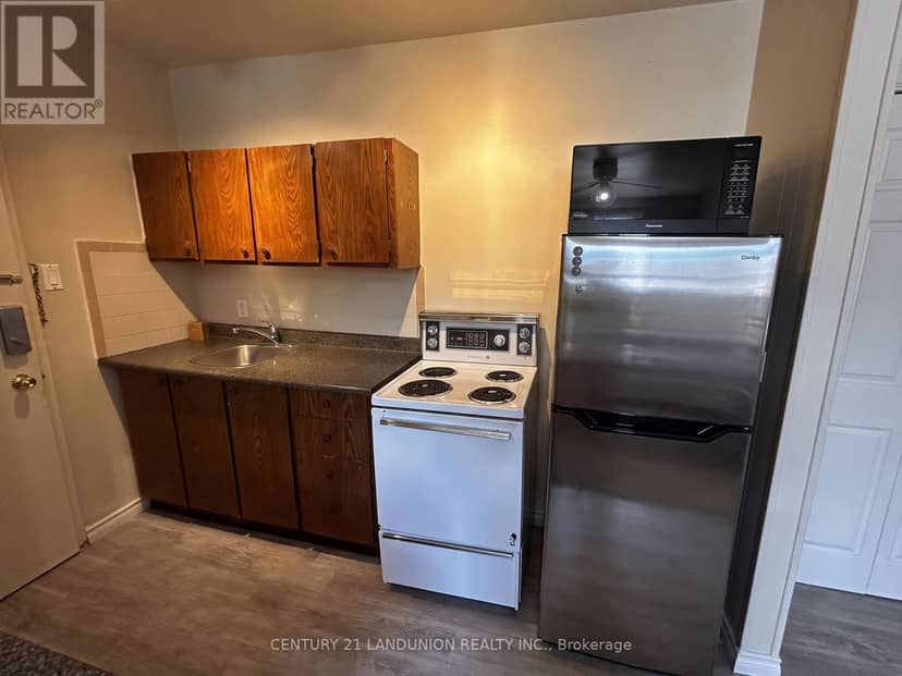 442 Macdonnell Street — photo 33 of 40