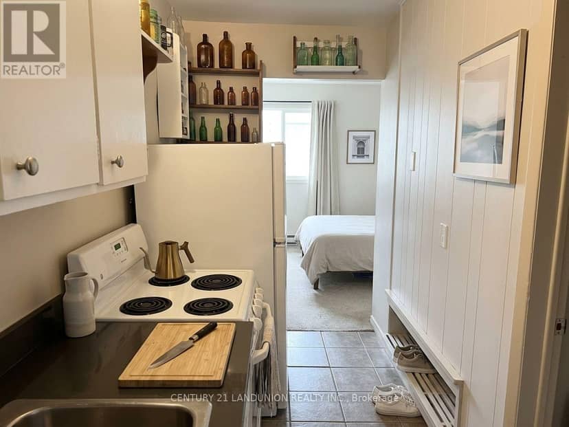 442 Macdonnell Street — photo 27 of 40