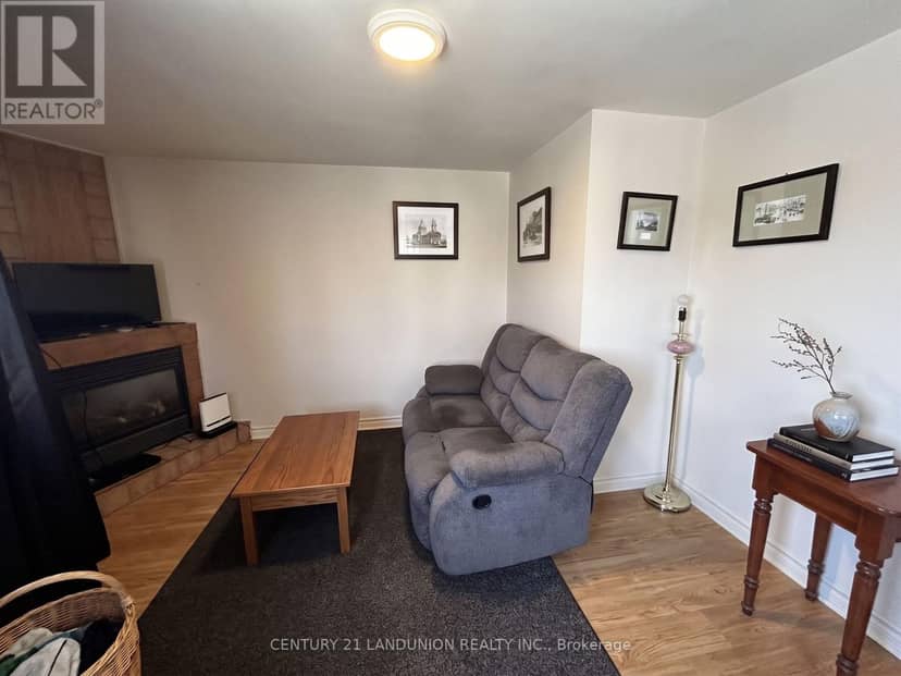 442 Macdonnell Street — photo 34 of 40