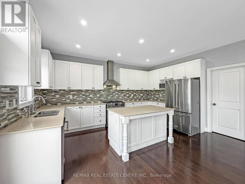 33 Stonegate Avenue — photo 14 of 40