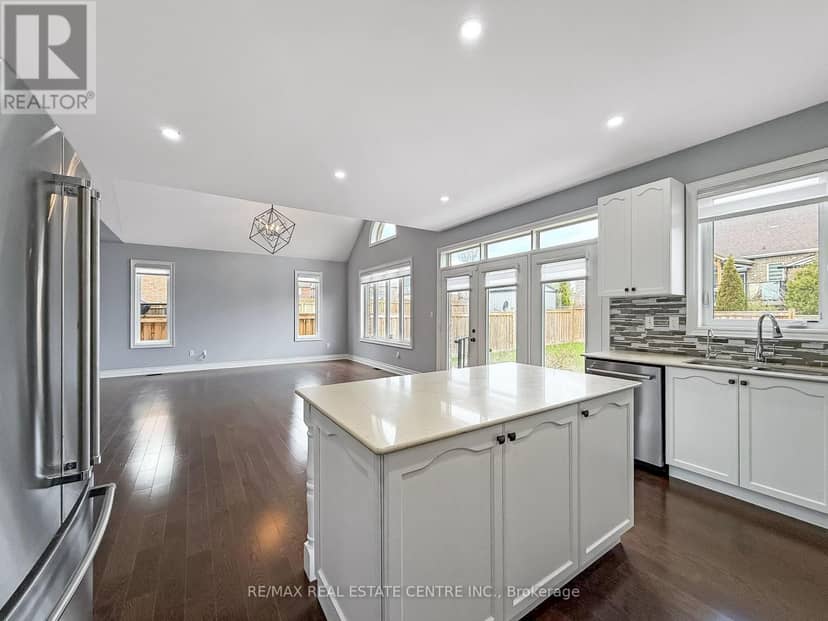 33 Stonegate Avenue — photo 17 of 40