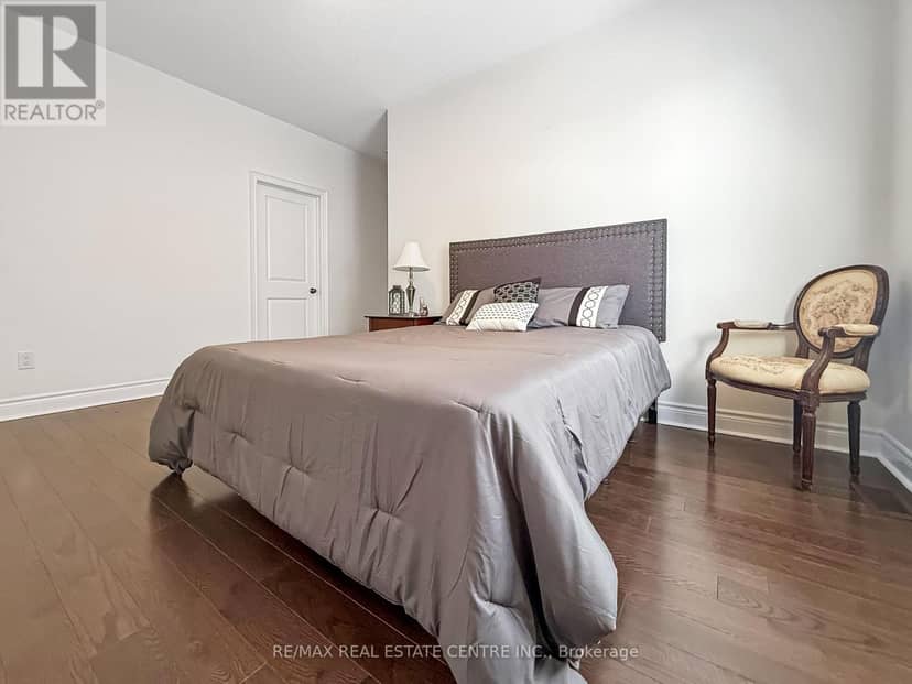 33 Stonegate Avenue — photo 26 of 40