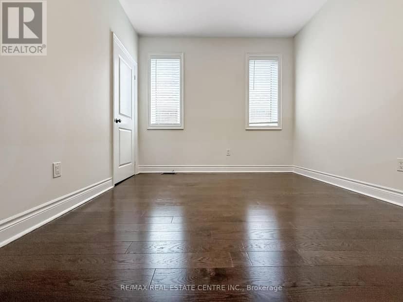 33 Stonegate Avenue — photo 27 of 40