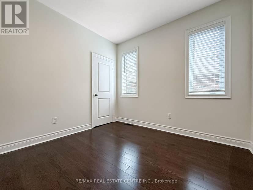 33 Stonegate Avenue — photo 28 of 40