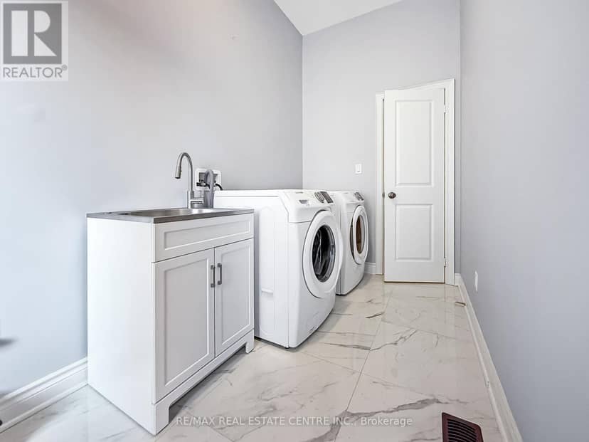 33 Stonegate Avenue — photo 4 of 40