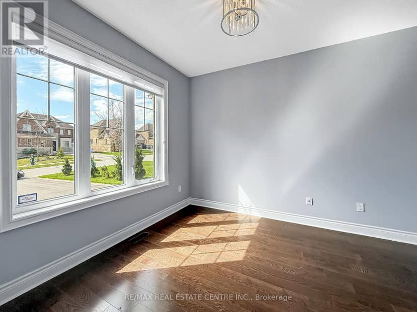 33 Stonegate Avenue — photo 5 of 40
