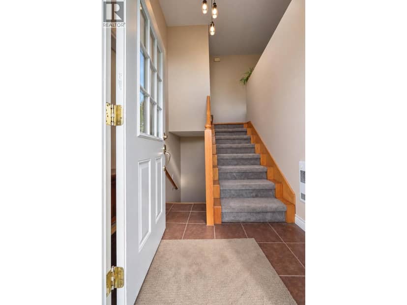 22 PARTRIDGE STREET, Kitimat, photo 2
