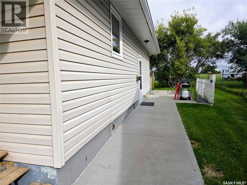 758 Saskatchewan AVENUE — photo 17 of 18
