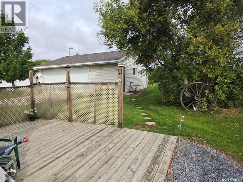 758 Saskatchewan AVENUE — photo 18 of 18