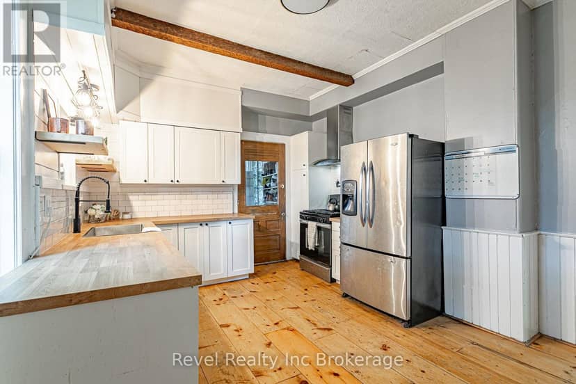 131 King Street E — photo 18 of 40