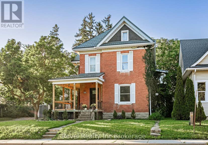 131 King Street E — photo 2 of 40