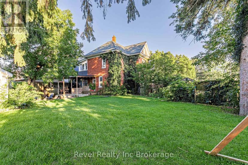 131 King Street E — photo 38 of 40