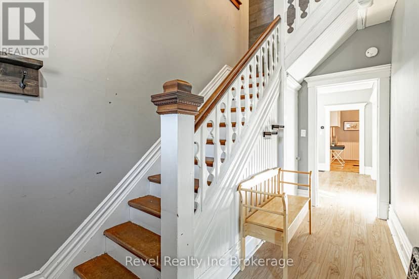 131 King Street E — photo 7 of 40