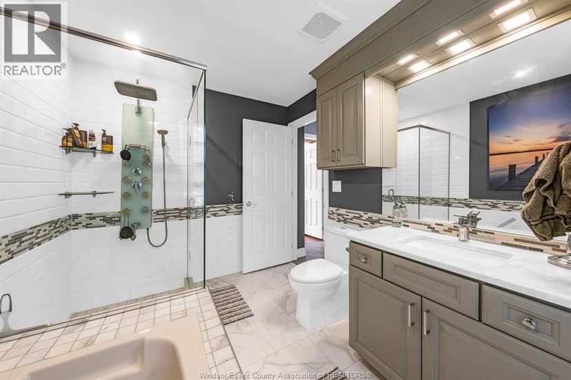 2125 Betts — photo 37 of 40