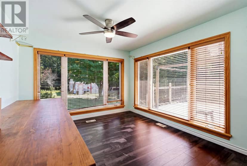 39 Market ST — photo 4 of 40