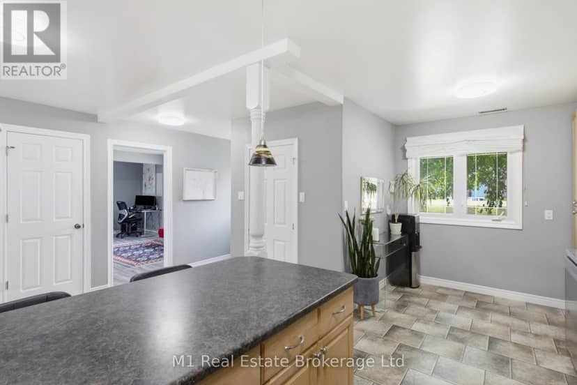 120 Wellington 7 Road — photo 17 of 40