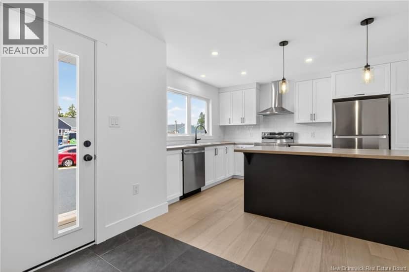 245 Des Eleves Street — photo 7 of 40