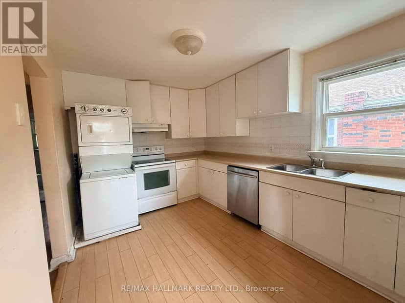 14 Lombardy Crescent — photo 4 of 19
