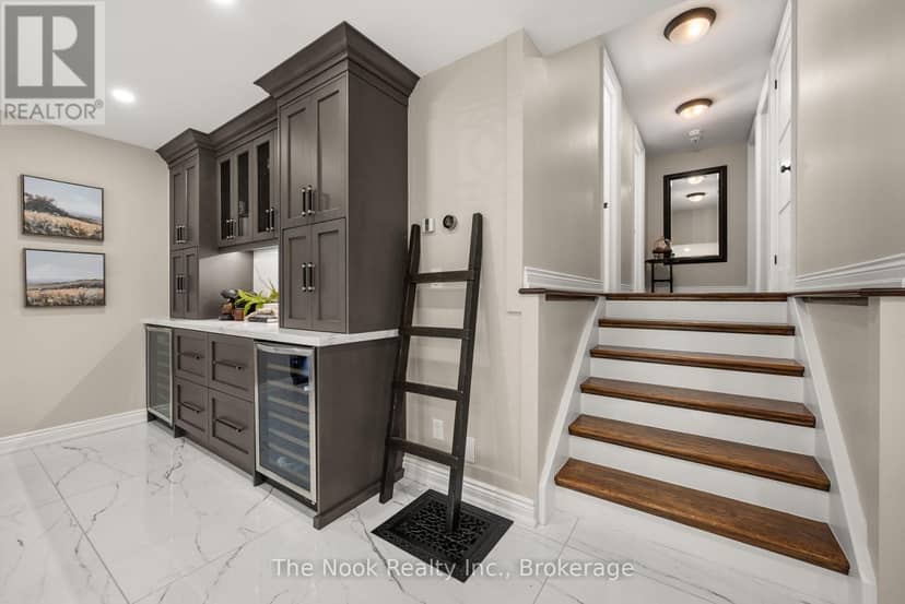 44 Bagot Street — photo 14 of 40