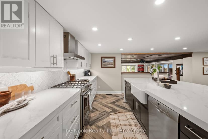 44 Bagot Street — photo 27 of 40