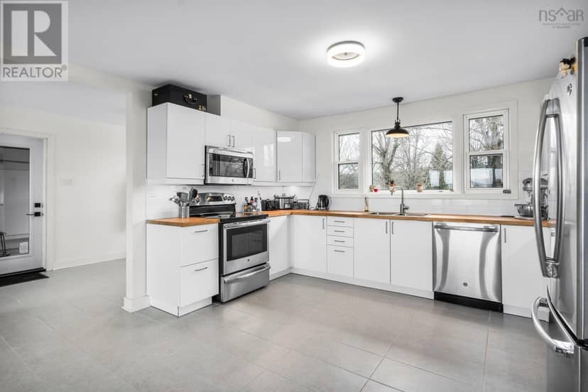 10165 Highway 1 — photo 14 of 37