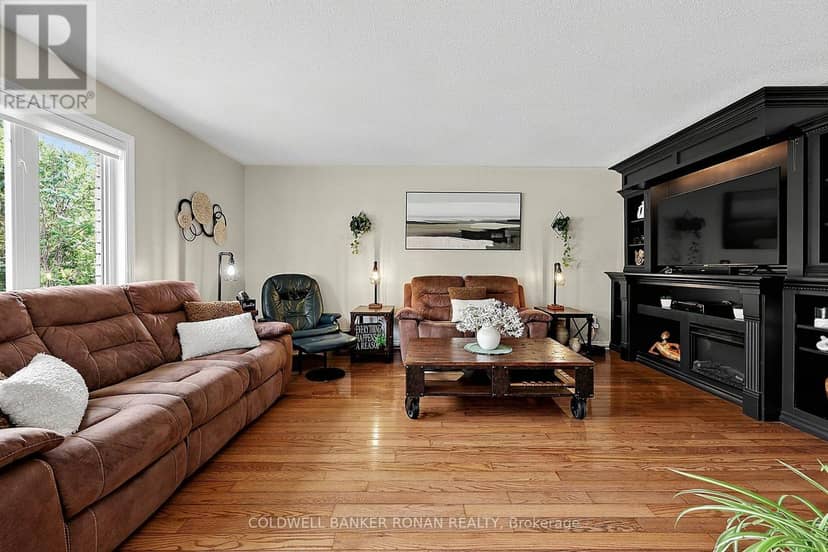65 Burbank Circle — photo 11 of 36