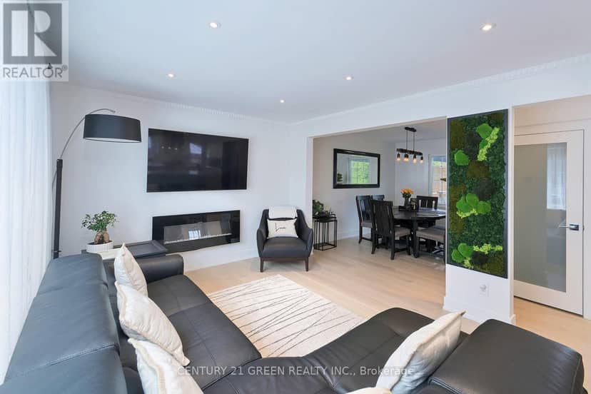 32 Castlebar Road — photo 6 of 40