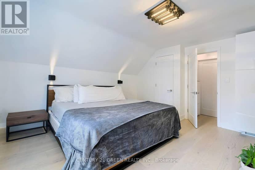 32 Castlebar Road — photo 8 of 40