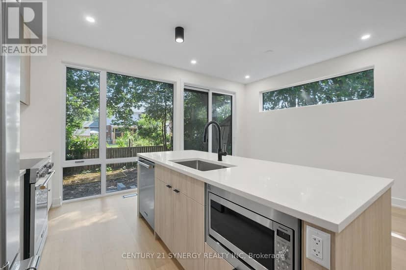 83 Boyce Avenue — photo 12 of 40