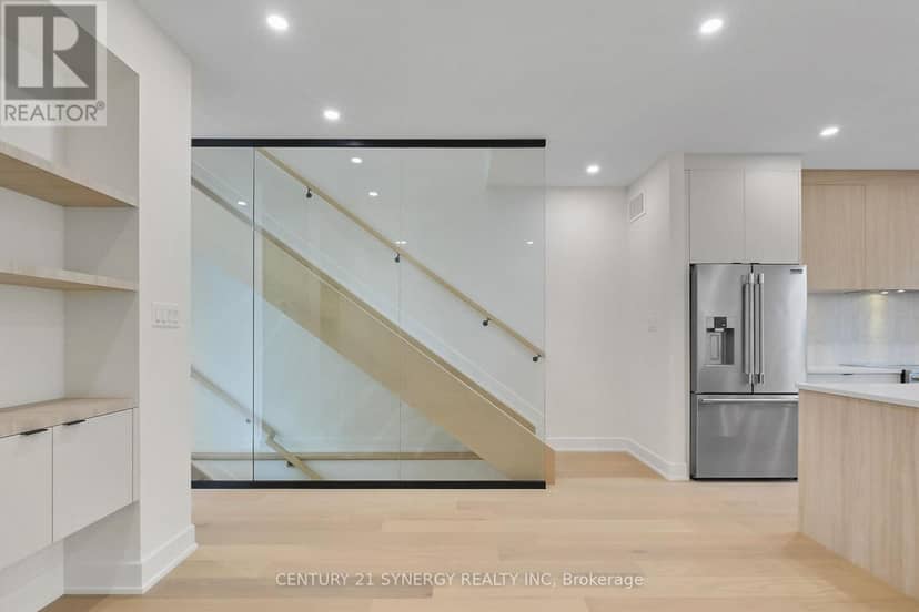 83 Boyce Avenue — photo 16 of 40