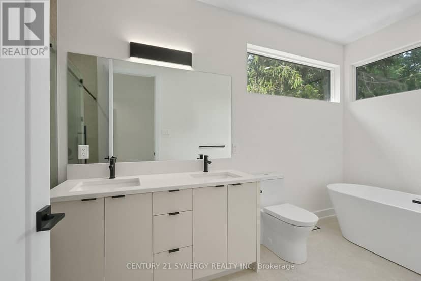 83 Boyce Avenue — photo 21 of 40